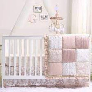 Peanut Grace Crib Bedding Set